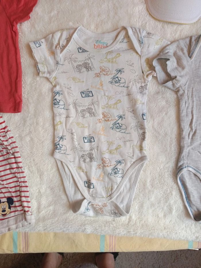 Lot vêtements garçon Disney taille 18m - photo numéro 10