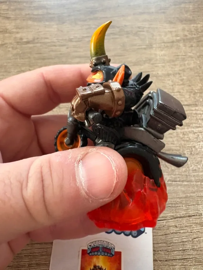 Hog wild fryno figurine skylanders trap team - photo numéro 8