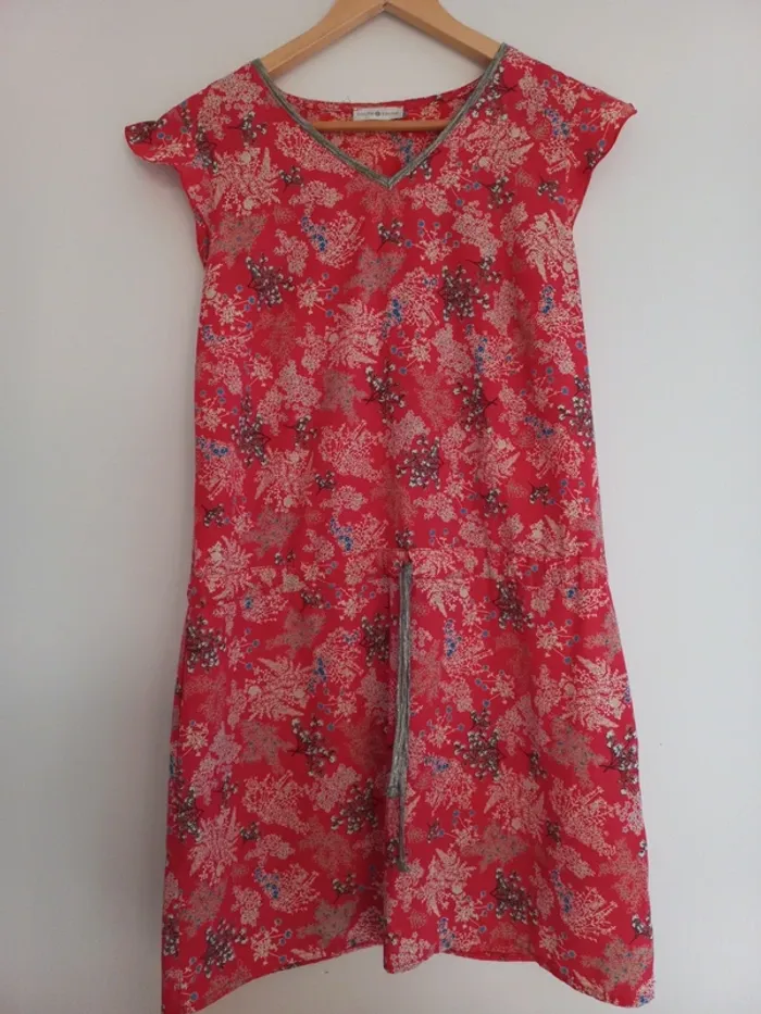 Robe à fleur, rouge