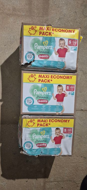 Lot de 198 couches-culottes Pampers Harmonie Pants Taille 5