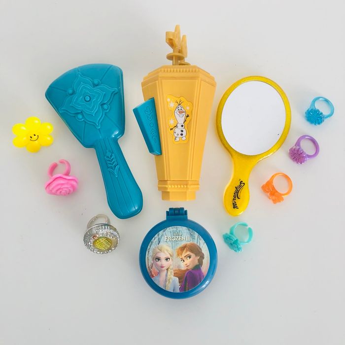 Accessoires de coiffure et bagues