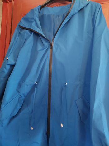 Un imperméable taille 2XL