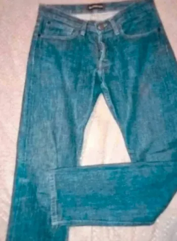 Jean regular  très  bon  état  taille 40  (30)