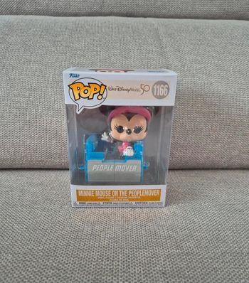 Figurine POP Minnie mouse on the peoplemover 1166