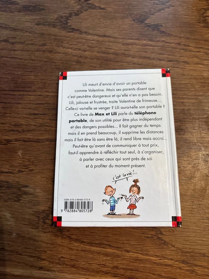 Livre, Lily veut un téléphone portable - photo numéro 2