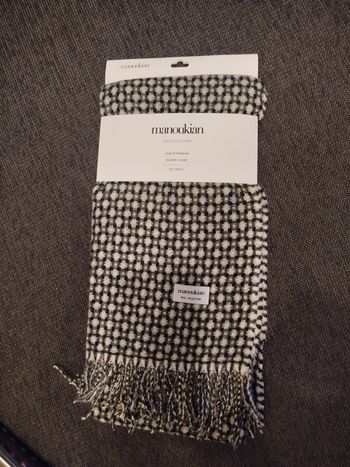 Echarpe femme Manoukian NEUVE wool collection