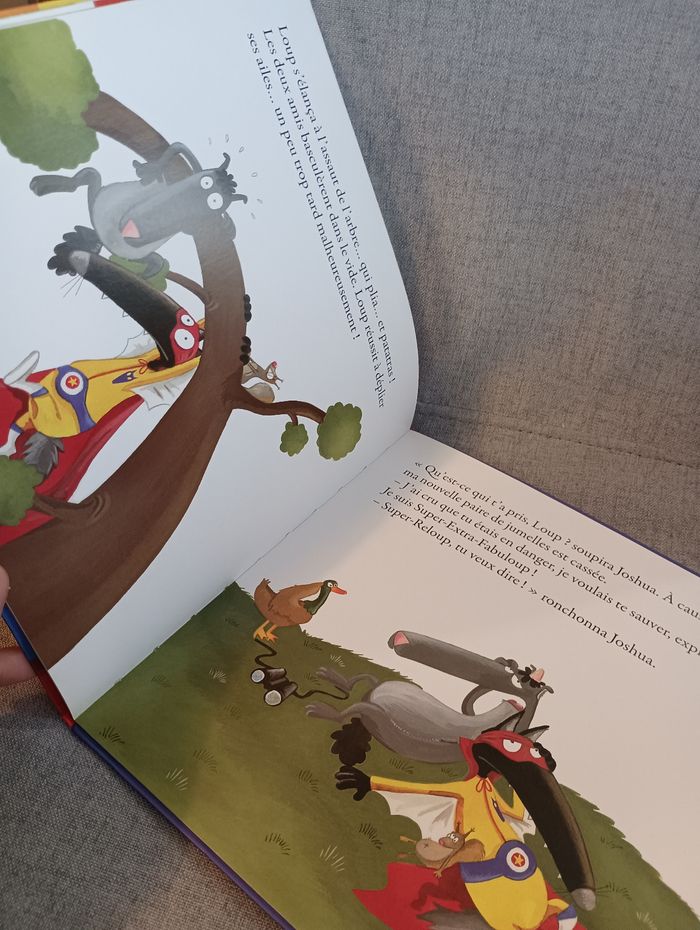 Livre mes p'tits albums auzou le loup qui voulait être un super héros - photo numéro 3
