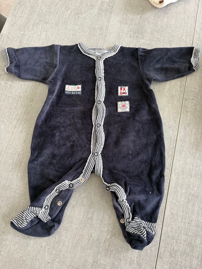 Pyjamas 1 mois - photo numéro 6