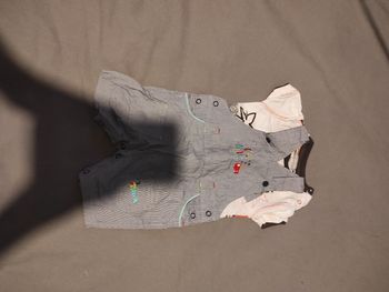 Ensemble salopette short et t shirt