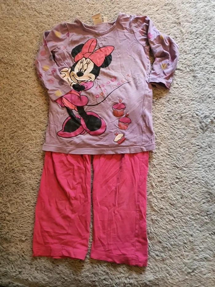 Pyjama mini taille 2 ans.