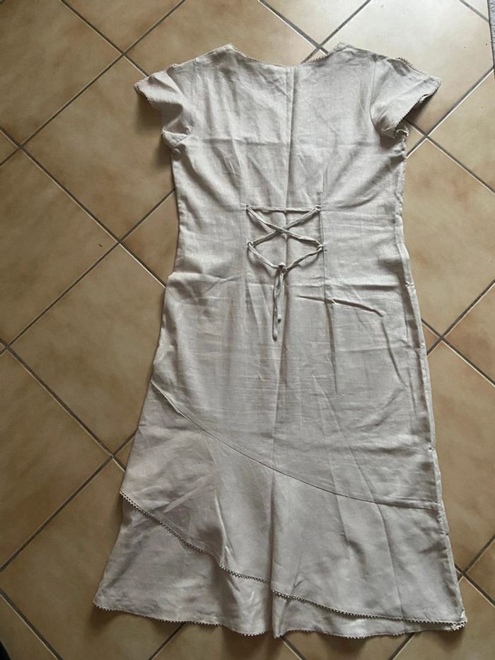 Robe neuve taille 44 - photo numéro 2