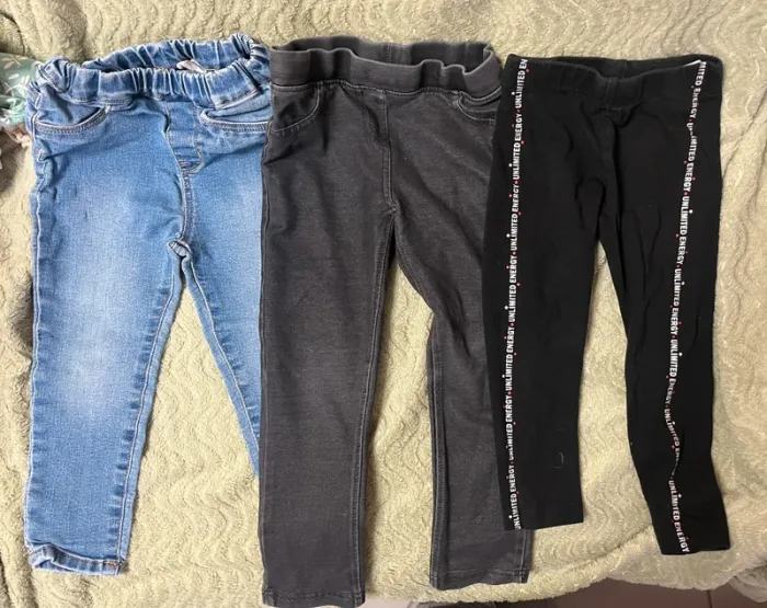 Lot de pantalons : jegging / jeans / legging 3 ans
