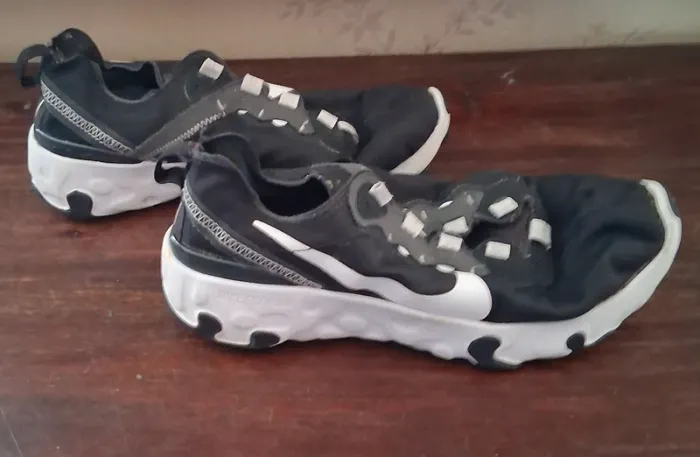 Baskets Nike taille 39 - photo numéro 3