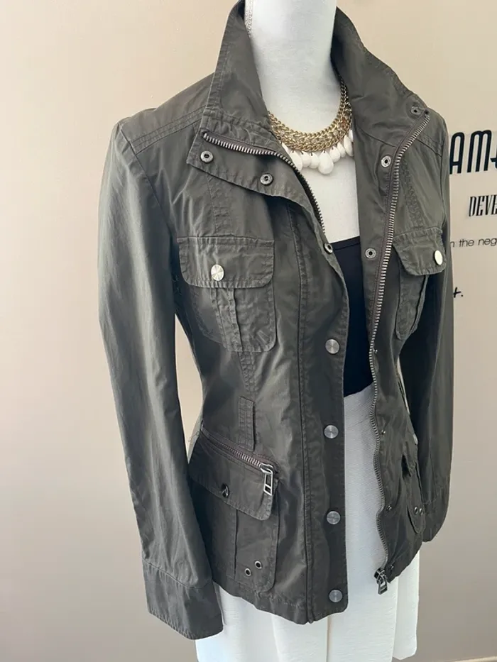 Veste coupe saharienne femme kaki coton enduit Marque Camaïeu taille S - photo numéro 2