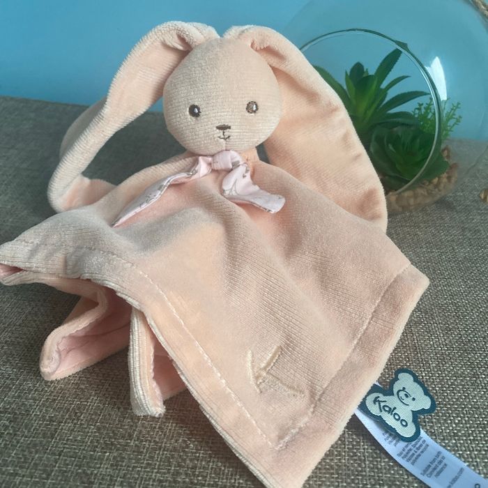 Doudou lapin plat kaloo rose