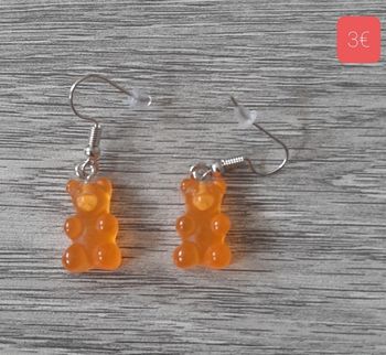 a vendre boucles d'oreilles.neuves emballees