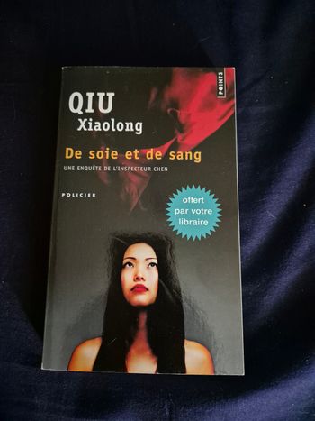 Livre titre De soie et de sang