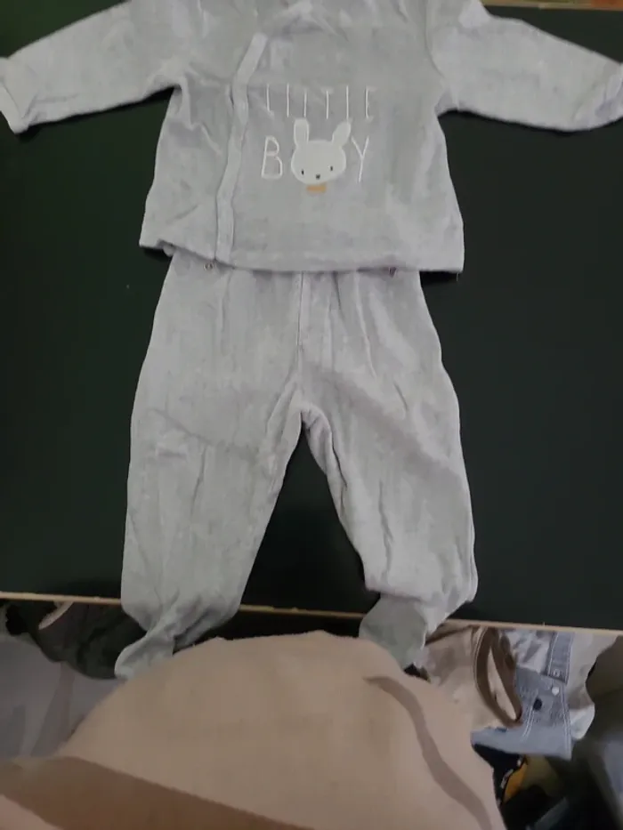 Lots  de 2 pyjamas en 9mois - photo numéro 4