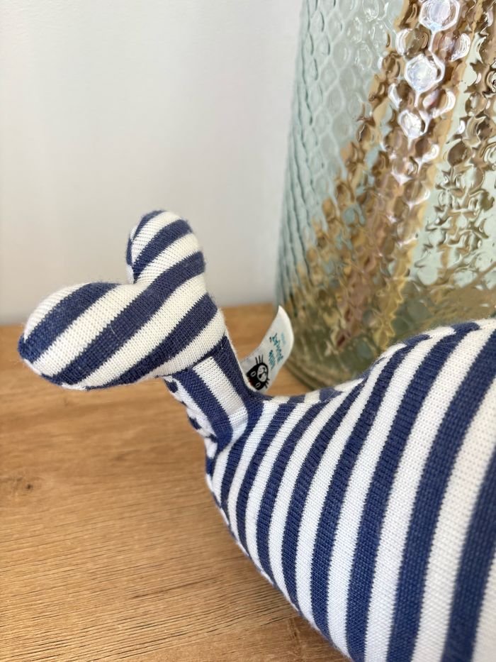 Peluche baleine hochet grelots marine blanc Jellycat - photo numéro 5