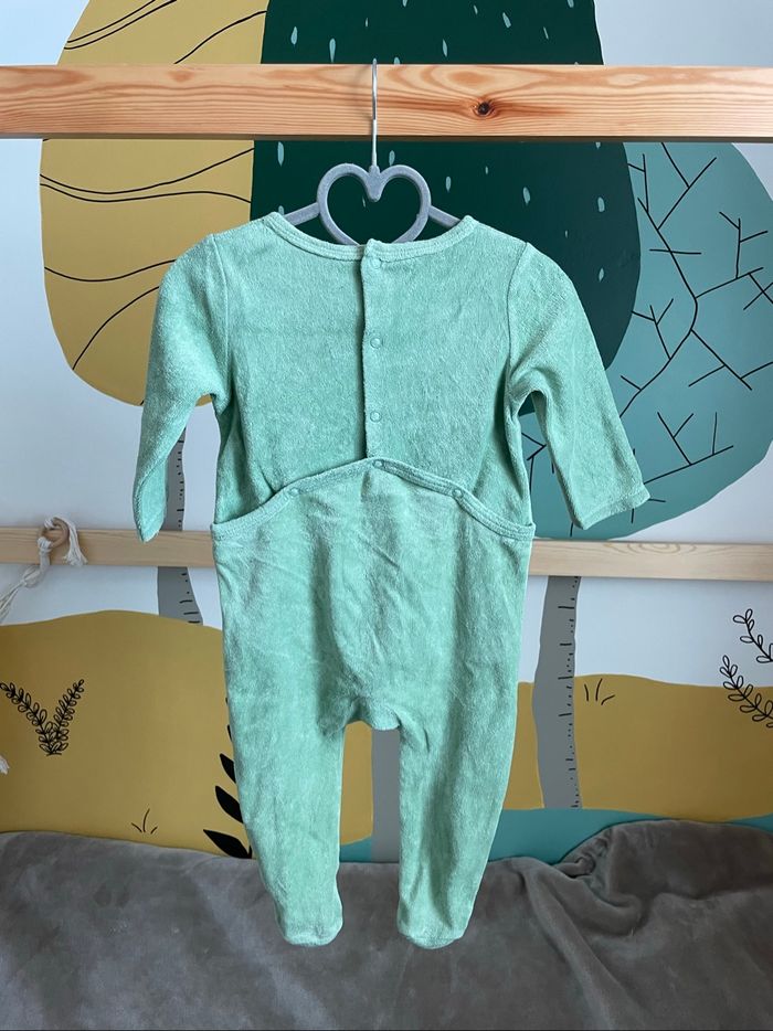 Pyjama en velours vert - photo numéro 2