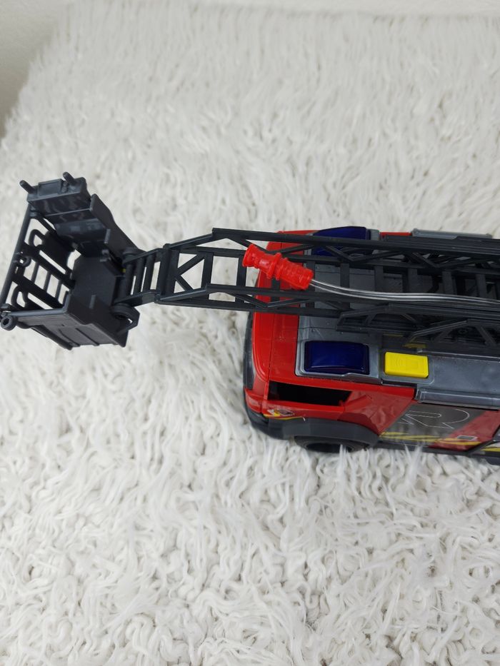 Camion de pompiers avec lanceur d eau Scania marque Dickie Toys 🎅 - photo numéro 5