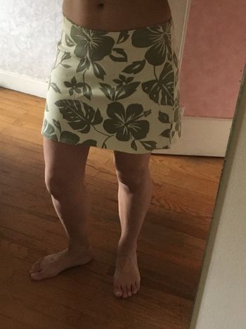 Jupe courte à fleurs