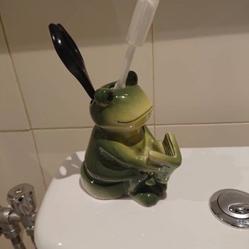 PORTE BROSSE A DENTS