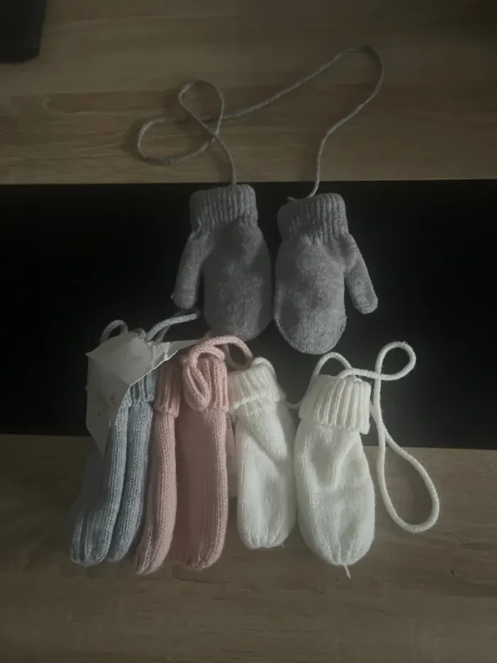 Lot 4 paires de gants (taille unique) mixte