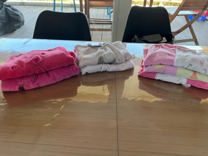 Lot pyjama velours fille 1 mois 54 cm - photo numéro 2