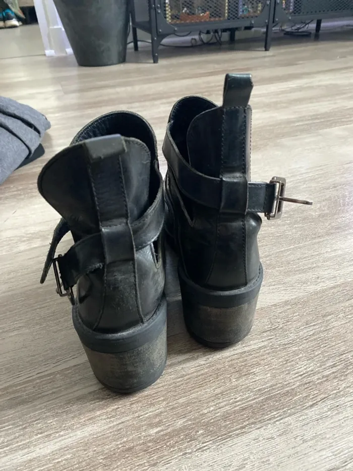 Boots en cuir à sangles noires - photo numéro 3