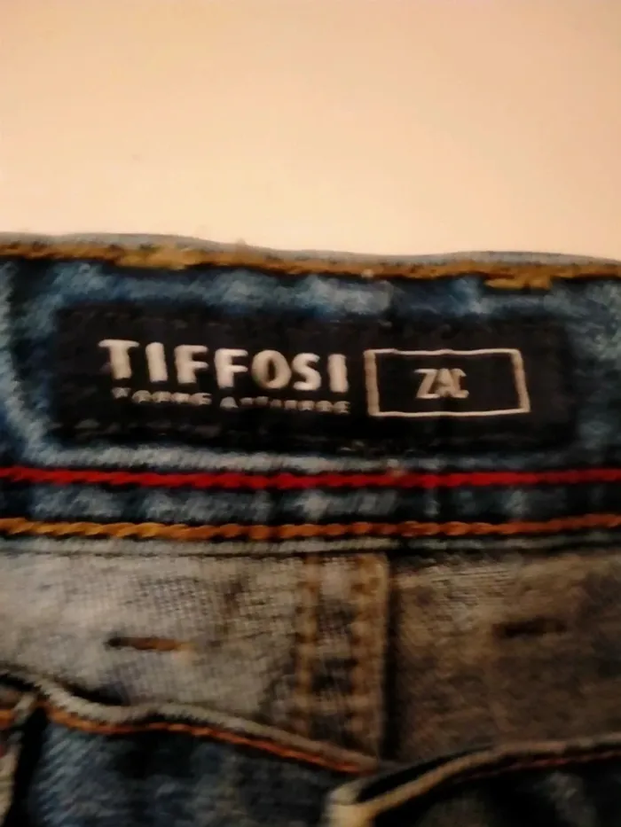 Short en jean garçon Tiffosi Taille 9/10 ans - photo numéro 3