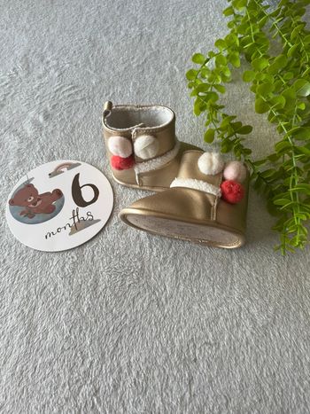 Très belle bottine  pour bébé fille