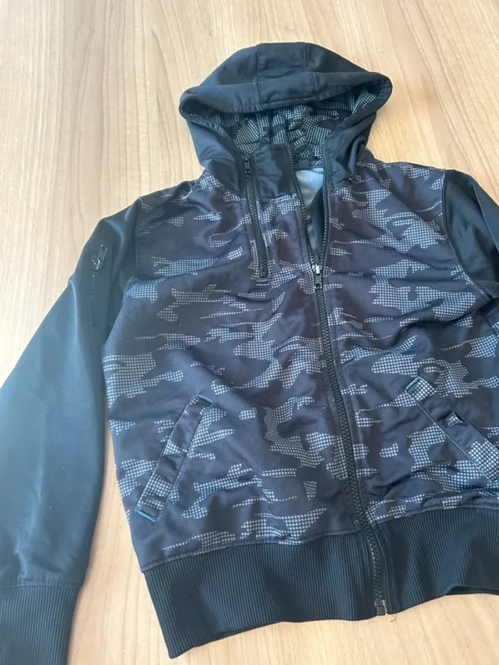 Veste de sport zippe à capuche 10 ans - photo numéro 2