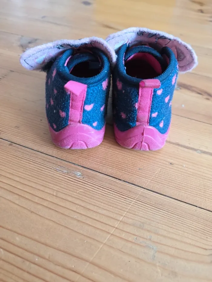 Deux paires de chaussons/chaussure 22 - photo numéro 4