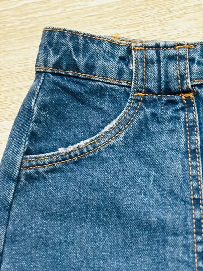 Jupe courte en jean’s inédite - photo numéro 3