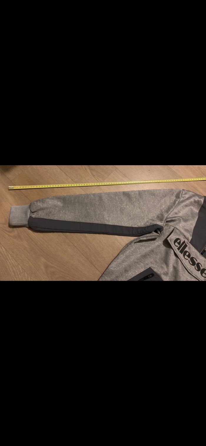 Pull ellesse à capuche taille S adulte couleur gris parfaite état - photo numéro 6