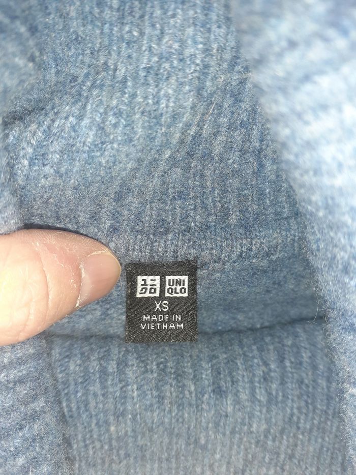 Pull col roulé  bleu uniqlo - photo numéro 4