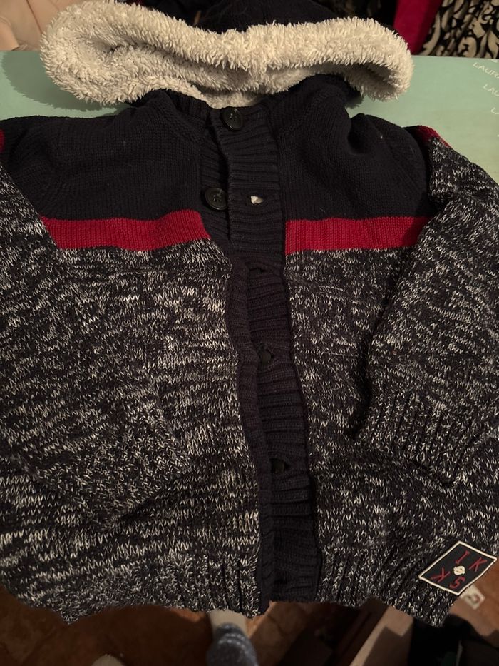 Vends gilet avec capuche ikks 6 ans fourre Sherpa