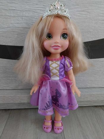 Poupée Raiponce articulée 38cm