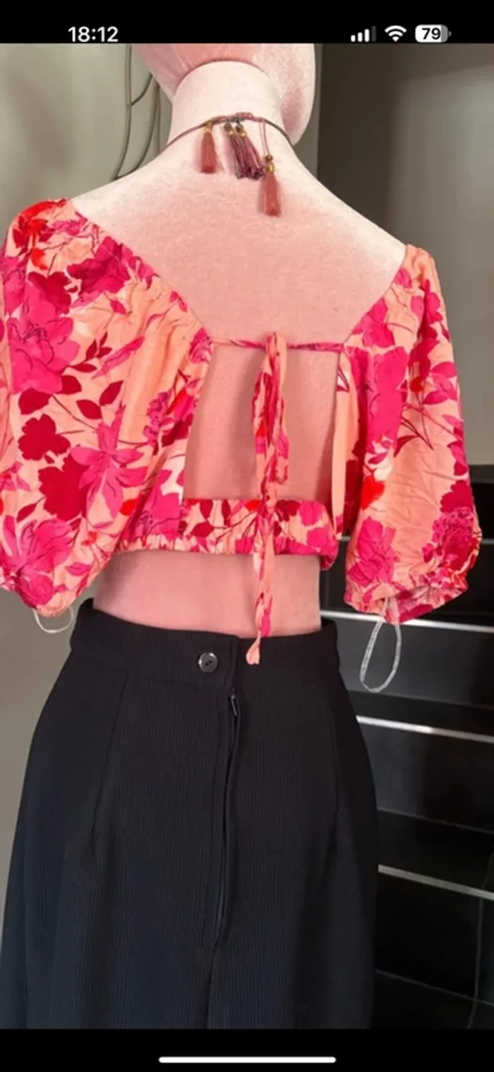 Haut dos nu à fleurs 🌷 neuf taille M/L - photo numéro 6