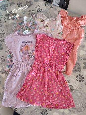 Lot de 4 robes + 1 combishort 