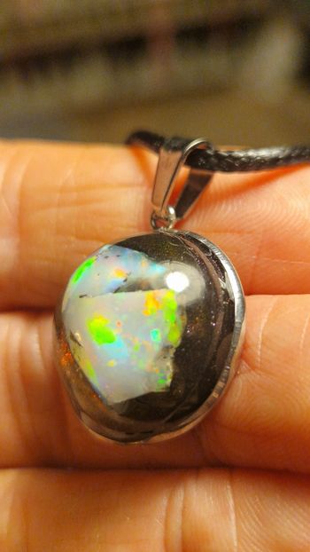 Pendentif opale welo