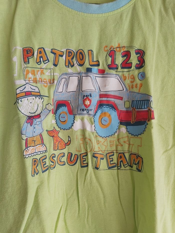 Tee-shirt garçon Taille 5 ans bon état - photo numéro 2