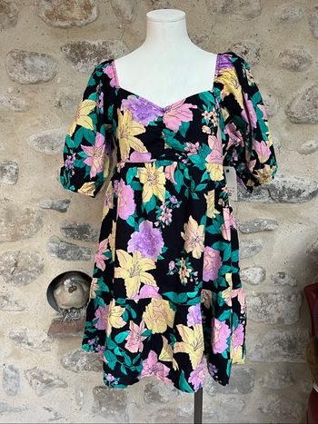 Billabong - Robe noire violet jaune Lila à fleurs fleurie printemps été be mine neuve