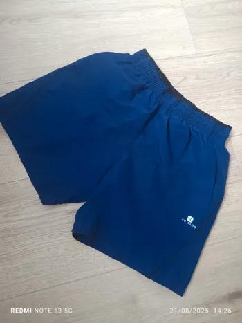 Magnifique short decathlon taille 10ans