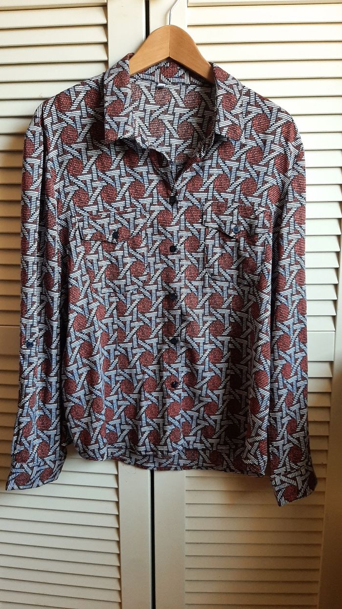 Chemisier  vintage à motifs géométriques.