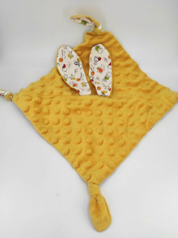 Doudou Plat Lapin moutarde Fait Main - photo numéro 3