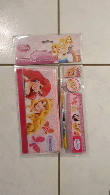 Set de papeterie princesse Neuf LY