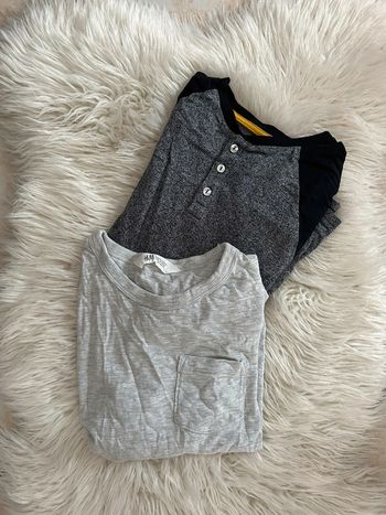 Garçon 👦🏻 Lot 2 tshirts manches longues h&m gris/noir taille 8/10 ans
