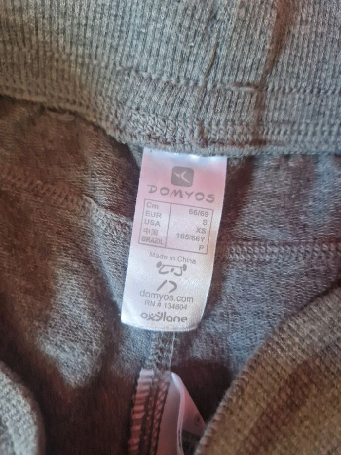 Short sport Décathlon S - photo numéro 2